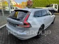 2022 Volvo V90