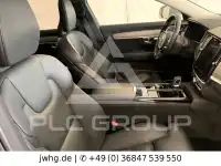 2022 Volvo V90