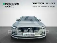 2022 Volvo V90