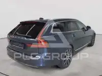 2022 Volvo V90