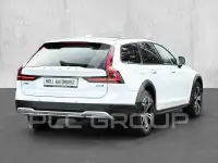 2022 Volvo V90