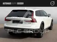 2022 Volvo V90