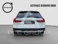 2022 Volvo V90