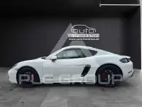 2022 Porsche Cayman