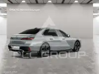 2023 BMW 740