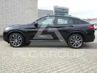 2023 BMW X4