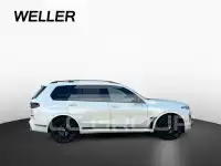 2023 BMW X7