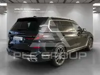 2023 BMW X7