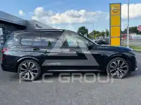 2023 BMW X7