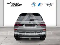 2023 BMW X7