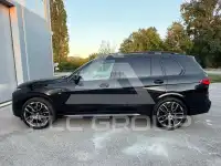2023 BMW X7