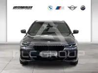 2023 BMW 520
