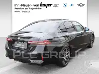 2023 BMW 520