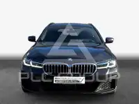 2023 BMW 520