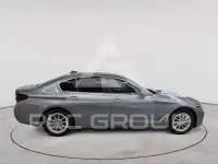 2023 BMW 520