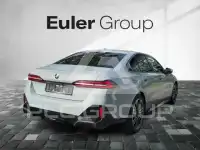 2023 BMW 520