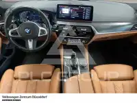 2023 BMW 520