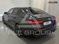 2023 BMW 520