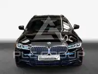 2023 BMW 520
