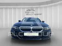 2023 BMW 318