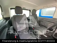 2023 Mercedes Benz V 220