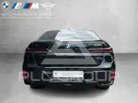2025 BMW 740