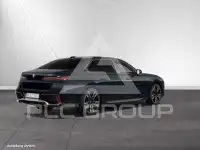 2025 BMW 740