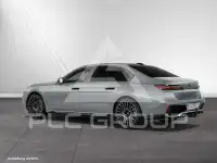 2025 BMW 740