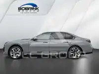 2025 BMW 740