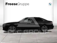 2025 BMW 740