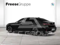 2025 BMW 740