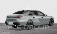 2025 BMW 740