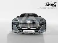 2025 BMW 740