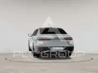 2025 BMW 740