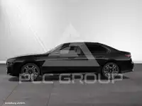 2025 BMW 740