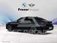 2025 BMW 740