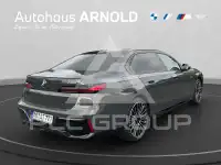 2025 BMW 740