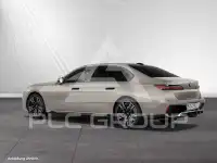 2025 BMW 740