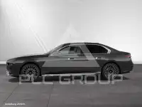 2025 BMW 740