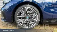 2025 BMW 530