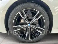 2025 BMW 320