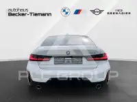 2025 BMW 320