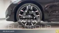 2025 BMW 320