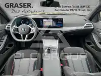 2025 BMW 320