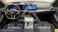 2025 BMW 320