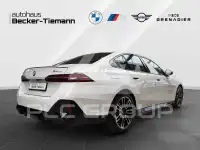 2025 BMW 540