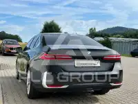 2025 BMW 550