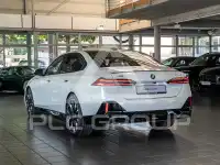 2025 BMW 550
