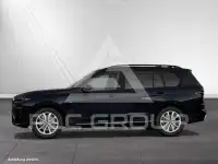 2025 BMW X7