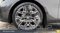 2025 BMW 520